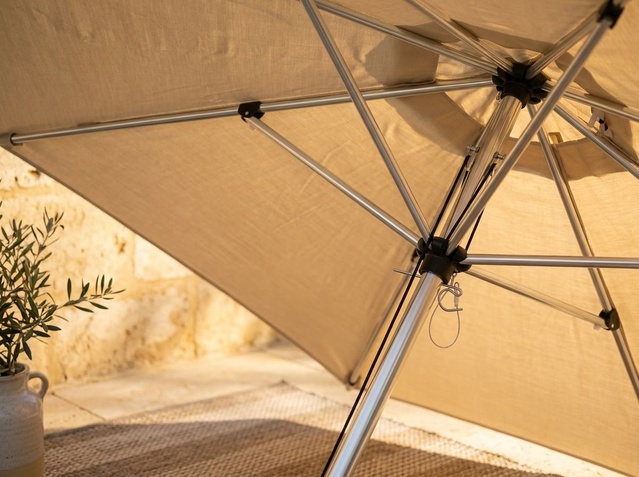 Centre-post Umbrellas