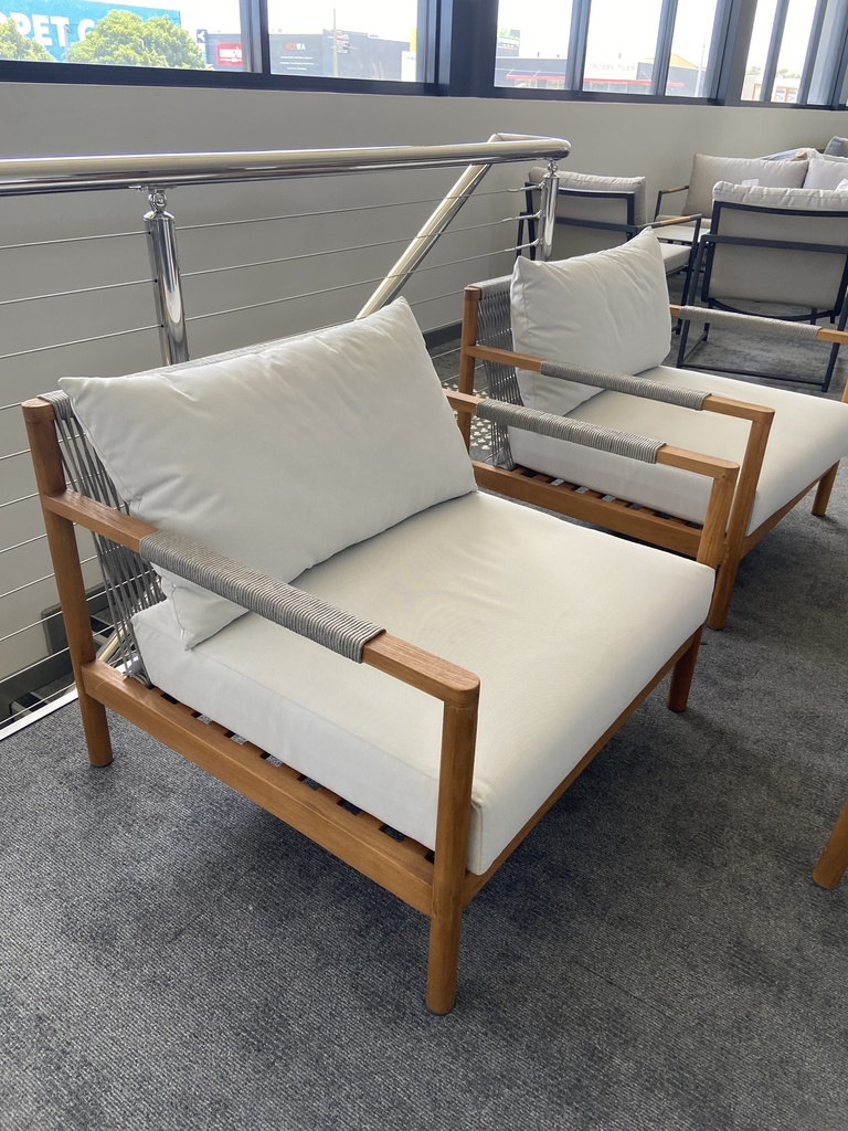 Madrid Lounge 5 pc Setting