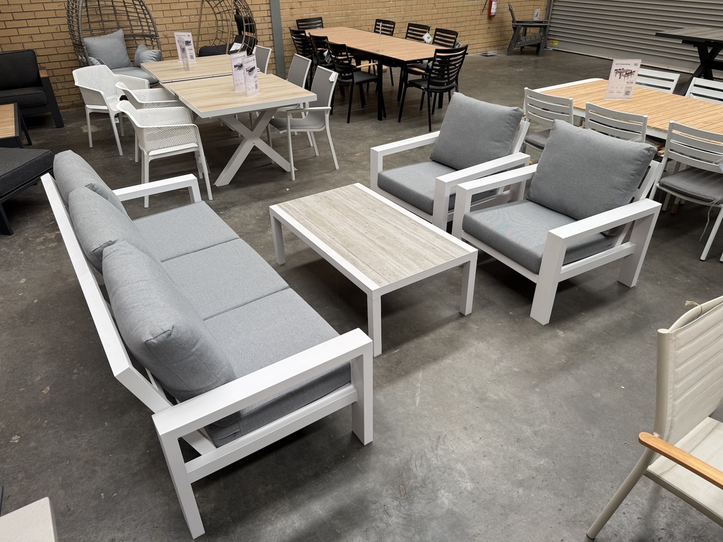 Aspen Lounge Setting