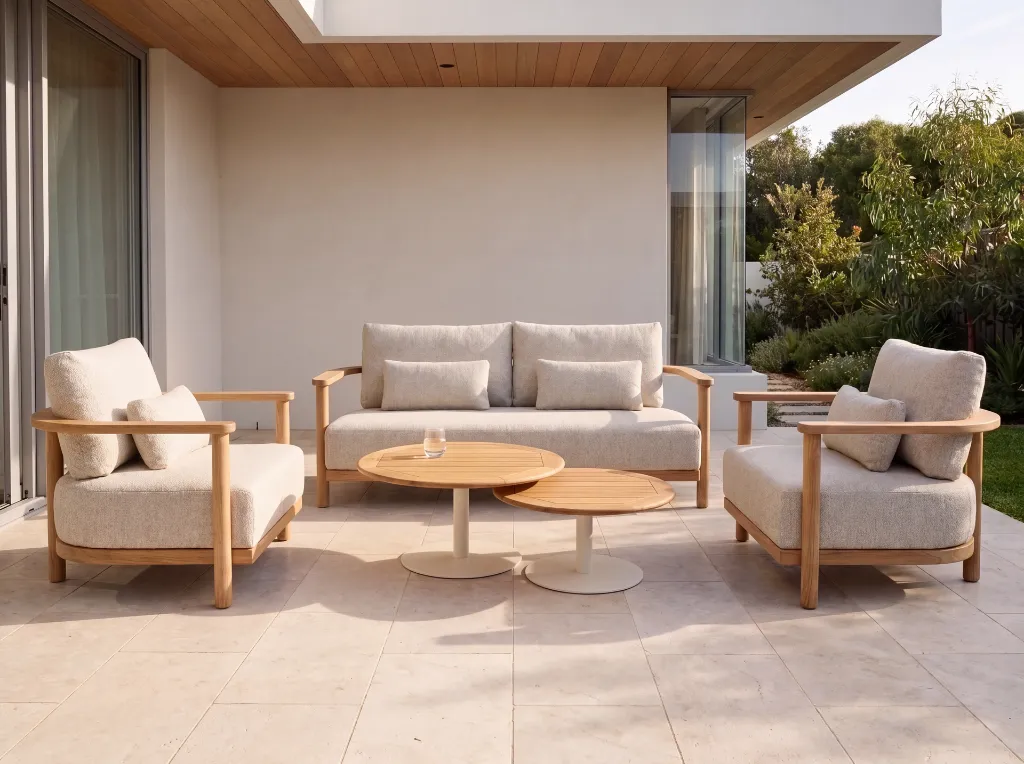 AW2-Chelsea-4-Seat-Lifestyle-4K.webp